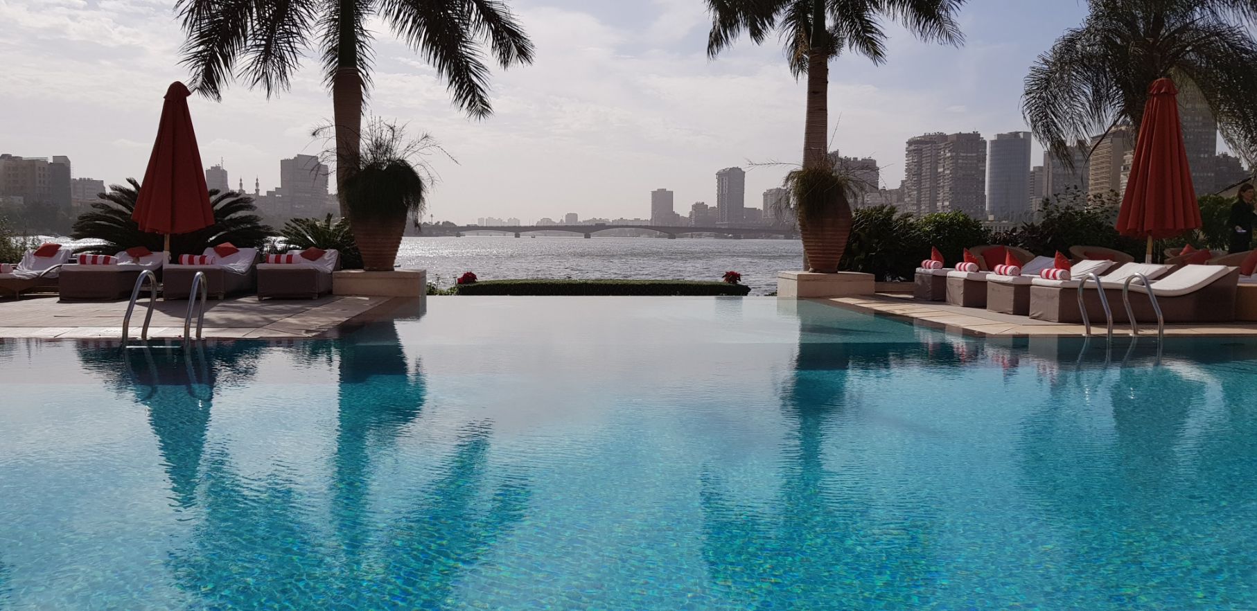 Hotel Sofitel Cairo Nile El Gezirah - Piscina com borda infinita