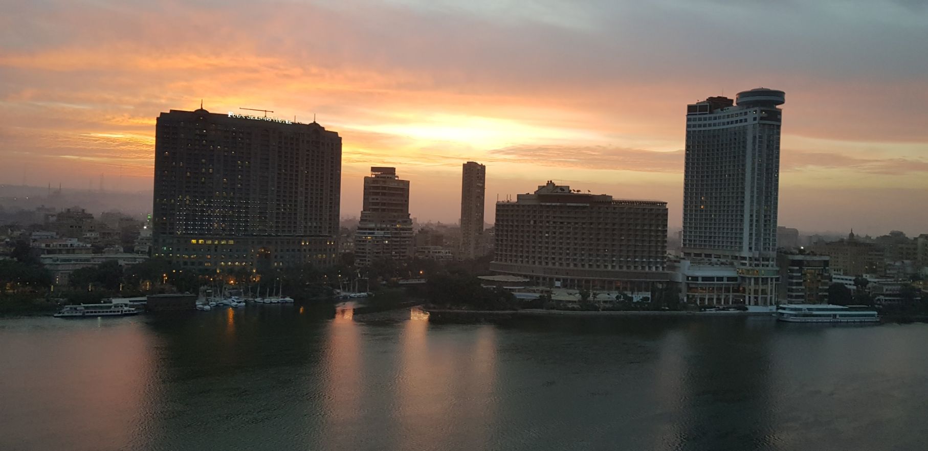 Hotel Sofitel Cairo Nile El Gezirah - Vista da sacada do quarto