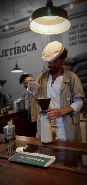 Jetiboca Café – Manivela preparando café fresquinho – Mercado Novo